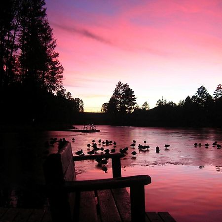 Lake Of The Woods Resort Lakeside Exterior photo